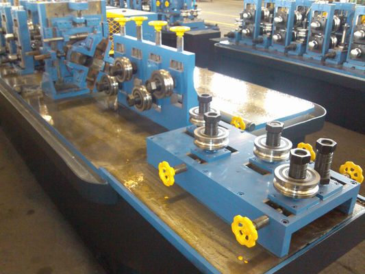 7.6 - 16 mm rollenvormende lijn en buismachine voor de productie van buisjes van gegalvaniseerd staal met een kleine diameter