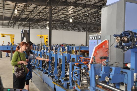 20 × 20 mm ≈ 150 × 150 mm laaggelegeerde buisvormende machine voor de productie van vierkantbuizen tot 100 m/min