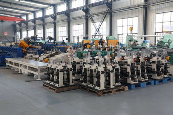 1.5·8.0 mm Warmgewalste stalen buis- en rolvormende machine voor de productie van buizen en structuurbuizen