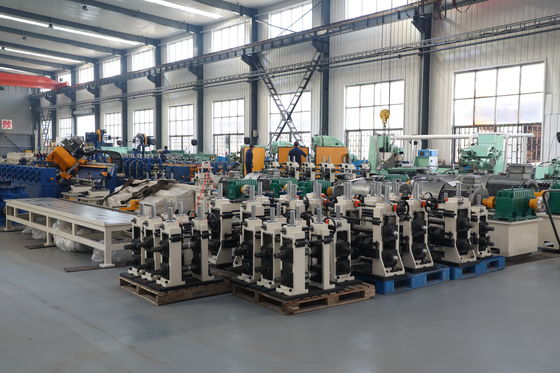 ZY20 HF-lasbuismolenmachine φ10-26 mm ronde stalen buis 0,4-1,5 mm 100 kW Solid State-lijn