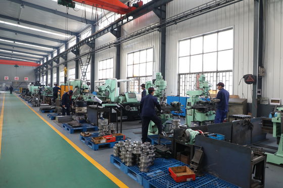 Het roestvrij staalbroodje die ASTM-Norm vormen stelt uit Lijstkoeler in werking