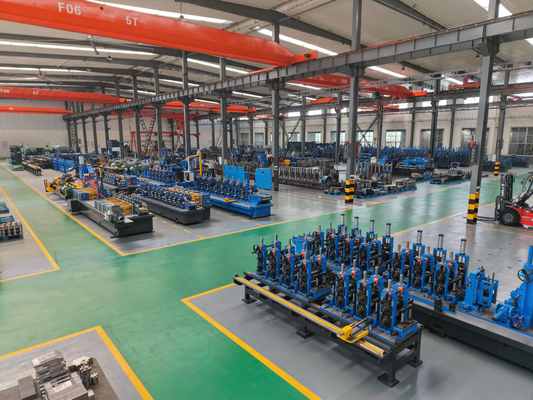 Hoge snelheidsbuis die Machine voor API de Hoge Precisie van de Pijpproductie vormen